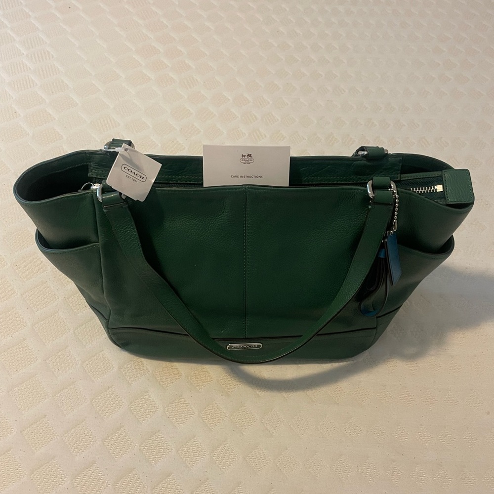 Coach NWT Green Leather Tote Shoulder Bag. Style F24284. Smoke free home.
